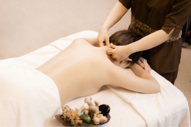 TẮM TRẮNG BODY – DƯỠNG SÁNG & CẢI THIỆN MÀU DA